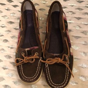 Dark Brown & Plaid Sperry
